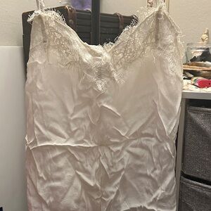 Chic White Lace-Trimmed Chemise